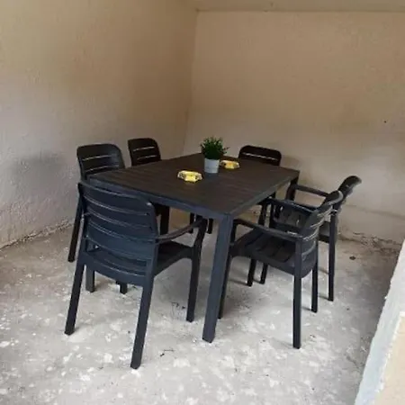 Le Mazet De Papi En Garrigue